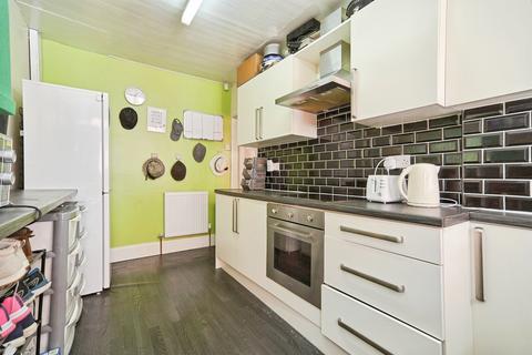 2 bedroom semi-detached bungalow for sale, Fearnville Place, Leeds