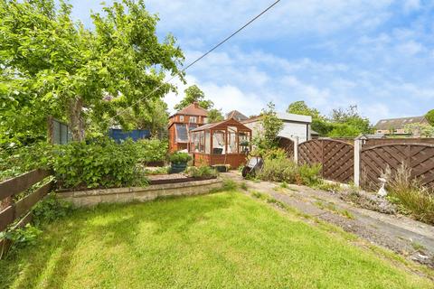 2 bedroom semi-detached bungalow for sale, Fearnville Place, Leeds