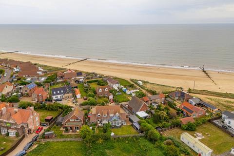 4 bedroom semi-detached house for sale, Keswick Road, Bacton