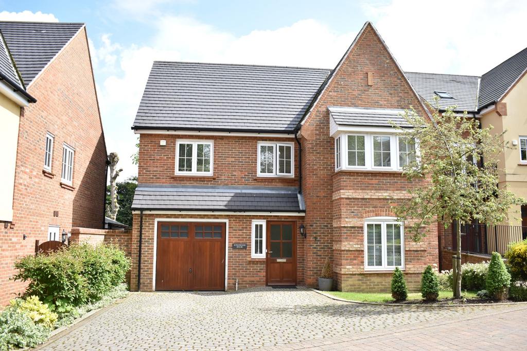 Detached house exterior, driveway, garage