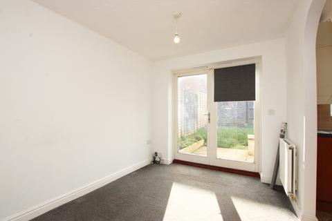3 bedroom village house to rent, The Round, Northants, Mawsley, NN14