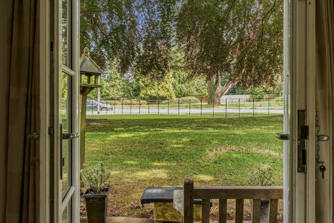 2 bedroom flat for sale, Chesterton House, Cirencester, GL7