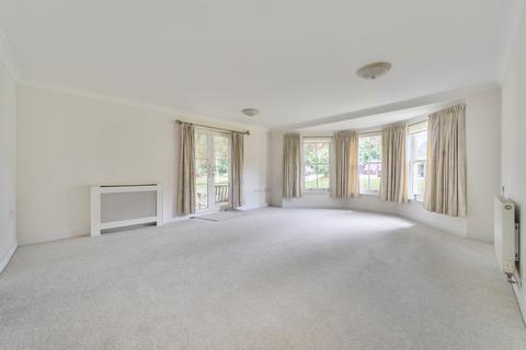 2 bedroom flat for sale, Chesterton House, Cirencester, GL7