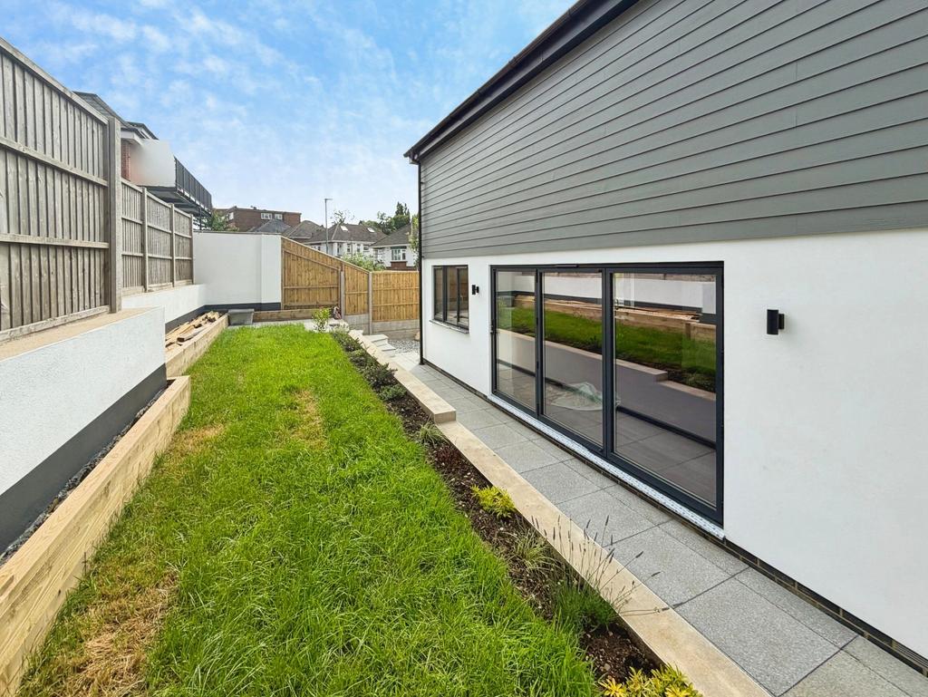 High Howe Lane, Bournemouth BH11 - View 5