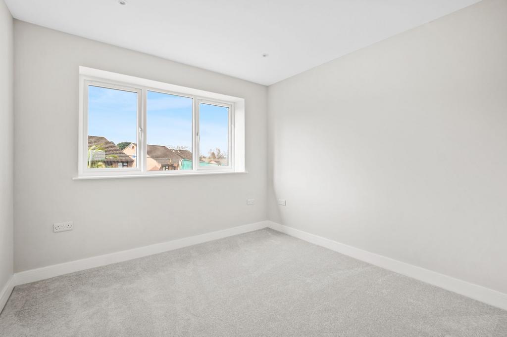 High Howe Lane, Bournemouth BH11 - View 6