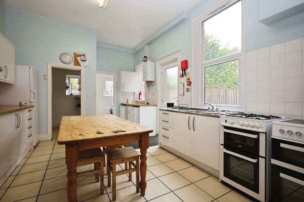 Vale Road, Bournemouth BH1 - View 3