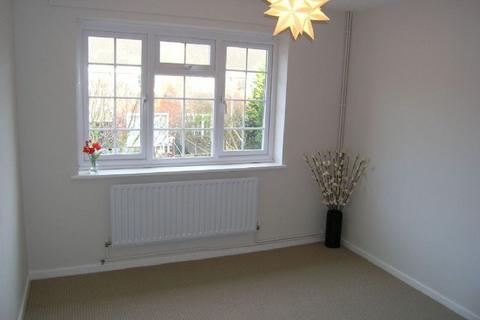 1 bedroom maisonette to rent, Epsom