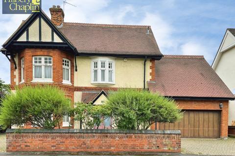 5 bedroom detached house for sale, Berther Road, Hornchurch, RM11