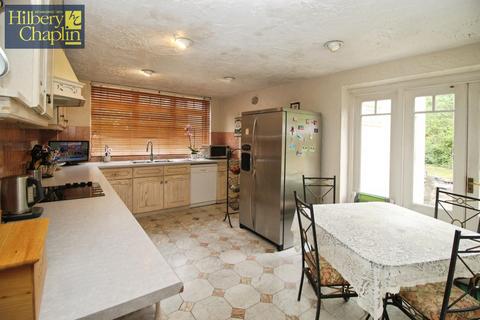 5 bedroom detached house for sale, Berther Road, Hornchurch, RM11
