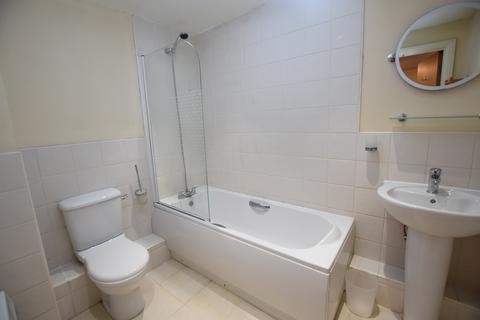 2 bedroom apartment to rent, Royal Plaza, Sheffield, S1