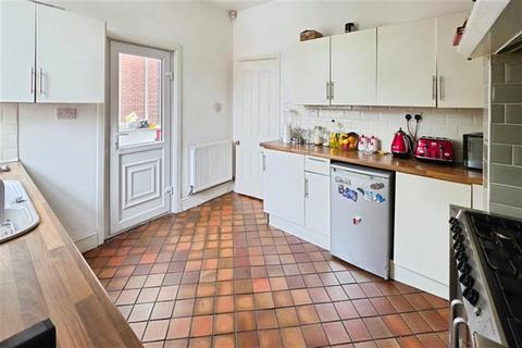 4 bedroom semi-detached house for sale, Station Road, DE7 5LE