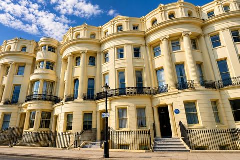 Brunswick Square, Hove, BN3
