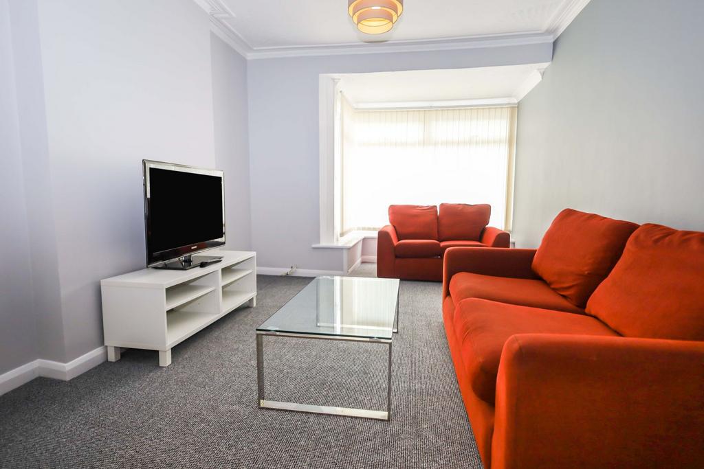 House in Bournemouth, Winton - View 2