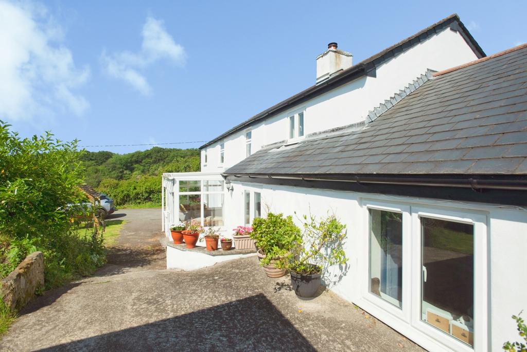 6 bedroom detached house for sale