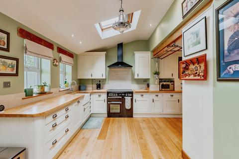3 bedroom semi-detached house for sale, West Way, Crawley