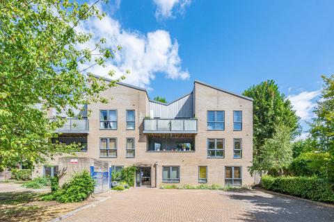 2 bedroom flat to rent, Greenbanks Close, Ladywell, London, SE13