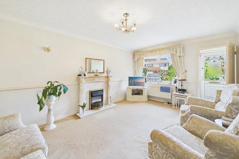 2 bedroom bungalow for sale, The Heath, Greater Manchester OL7
