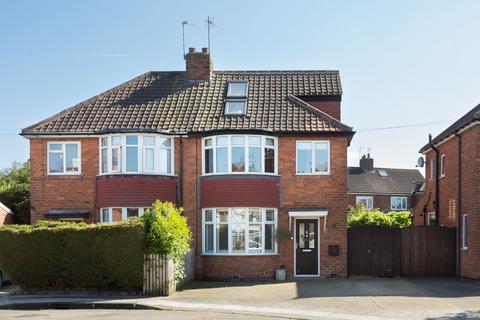 Semi-detached house - Burnholme Avenue, York, YO31