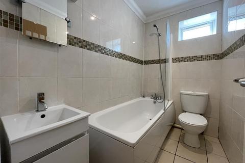 1 bedroom apartment to rent, The Walk, Roath, Cardiff