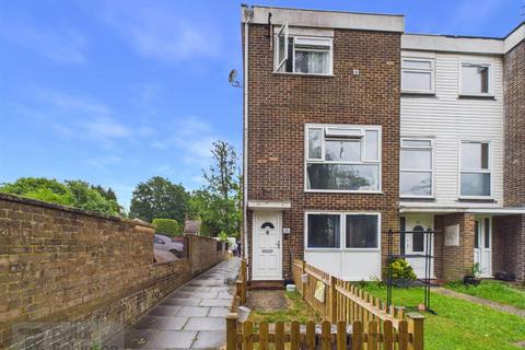 2 bedroom maisonette for sale, Pound Hill, Crawley