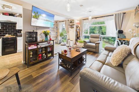 2 bedroom maisonette for sale, Pound Hill, Crawley