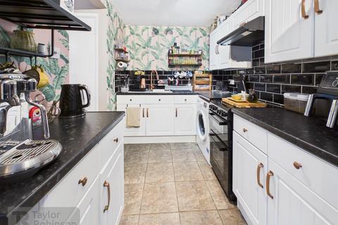 2 bedroom maisonette for sale, Pound Hill, Crawley