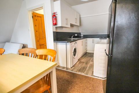 2 bedroom property to rent, Queens Park Gardens, Bournemouth BH8