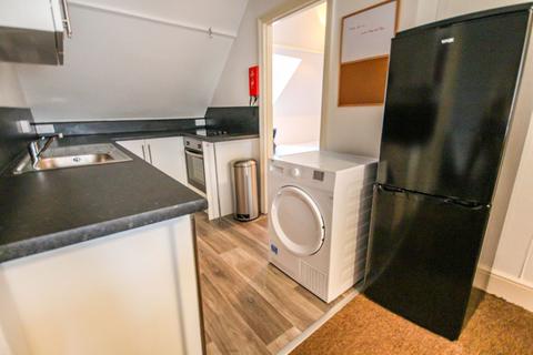 2 bedroom property to rent, Queens Park Gardens, Bournemouth BH8
