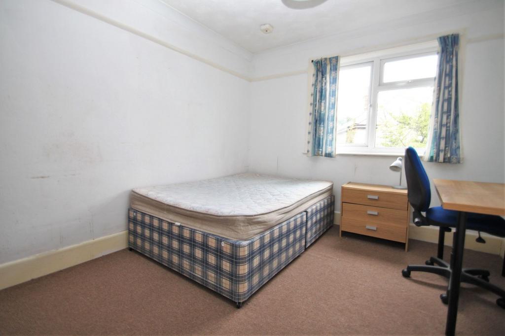 House in Bournemouth, Ensbury Park - View 3