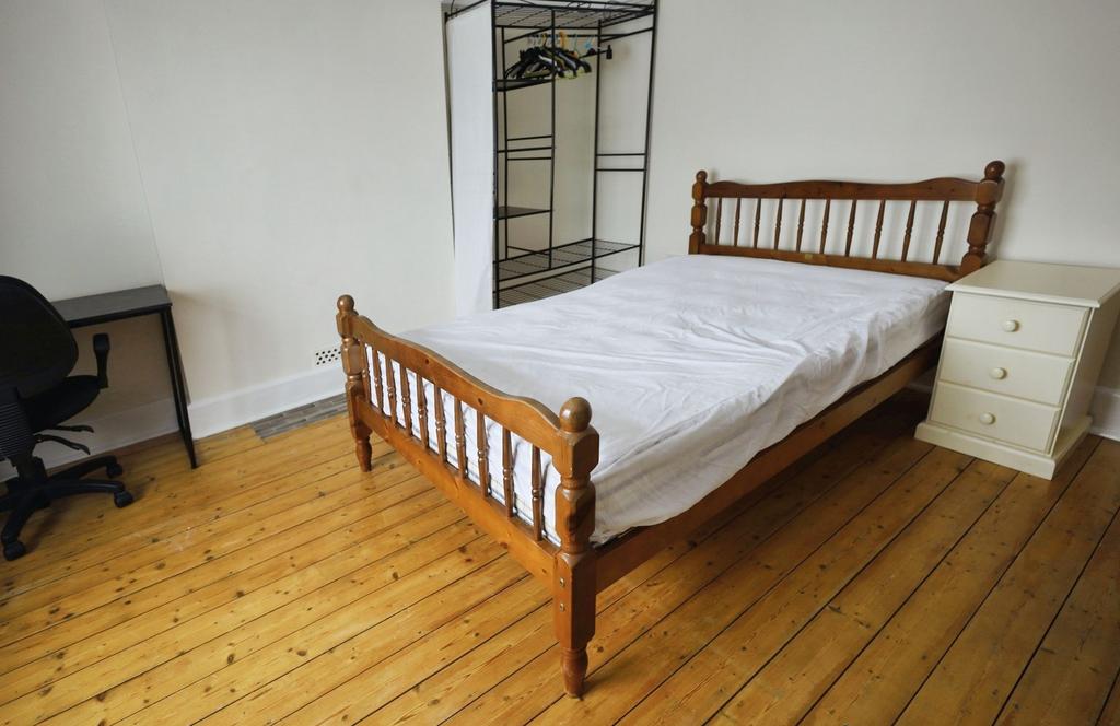 House in Bournemouth, Springbourne - More