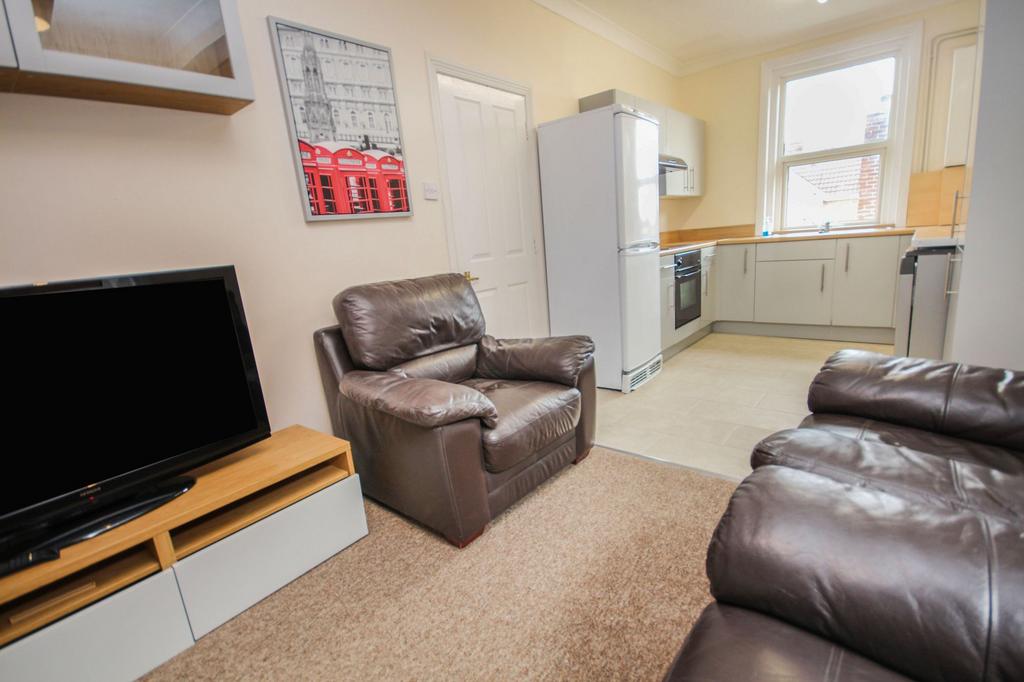 House in Bournemouth, Winton - View 4