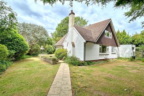 3 bedroom chalet for sale, Manor Road North, Seaford