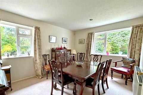 3 bedroom chalet for sale, Manor Road North, Seaford