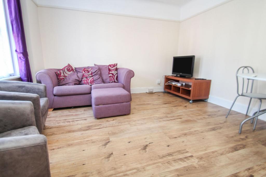 House in Bournemouth, Ensbury Park - View 4