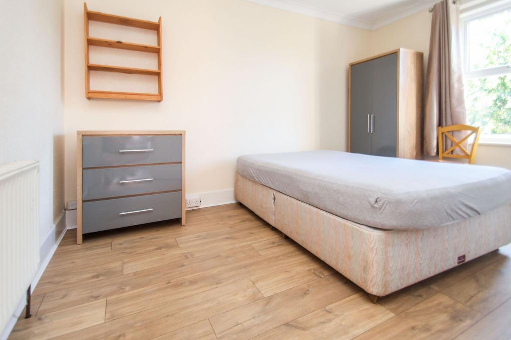 House in Bournemouth, Ensbury Park - More