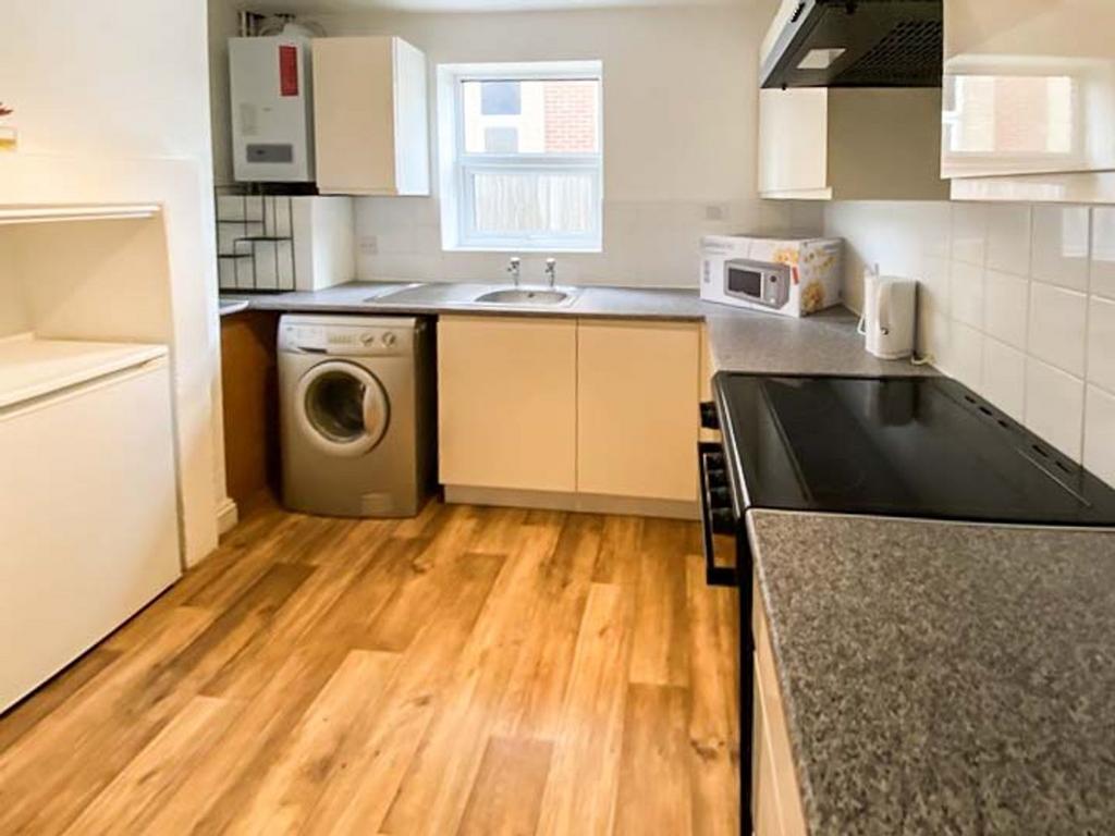 Waterloo Road, Bournemouth BH9 - View 4
