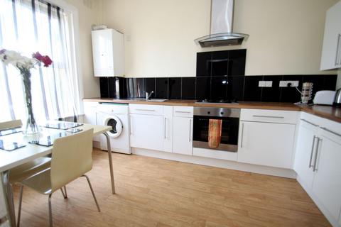 2 bedroom property to rent, Gerald Road, Bournemouth BH3