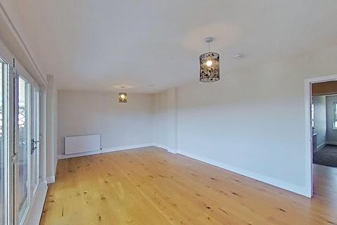 3 bedroom flat to rent, Lindsay Road, Edinburgh, Midlothian, EH6