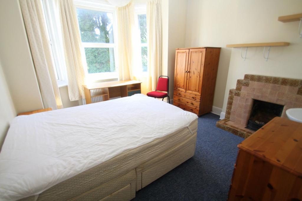 House in Bournemouth, Lansdowne - More