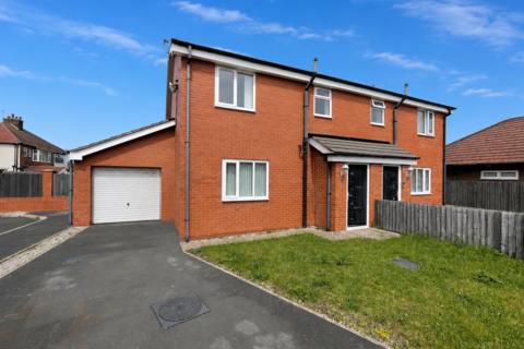 Semi-detached house - Abbey Close, South Shore FY4