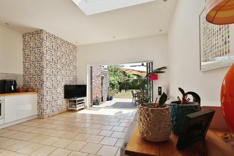 4 bedroom semi-detached house for sale, Cambridge Road, Hitchin