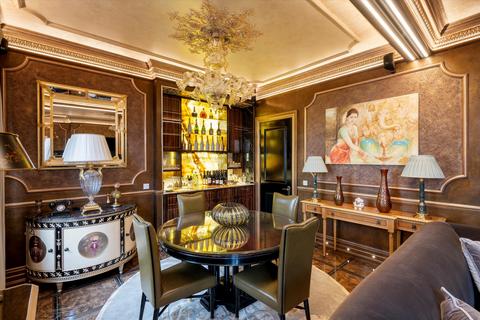 2 bedroom flat for sale, Berkeley Street, London W1J