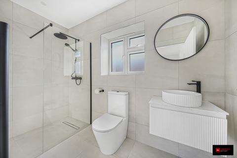 2 bedroom detached bungalow for sale, Clare Road, Benfleet, SS7
