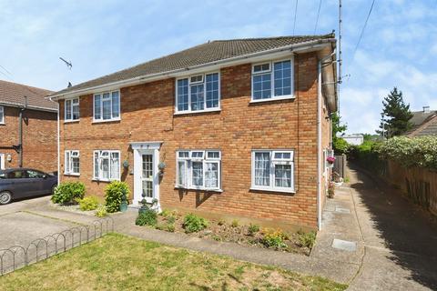 2 bedroom apartment for sale, Kennington Avenue, Benfleet