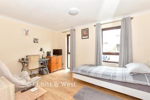 Studio for sale, Meon Close, Petersfield GU32
