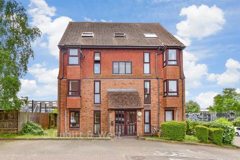 Studio for sale, Meon Close, Petersfield GU32