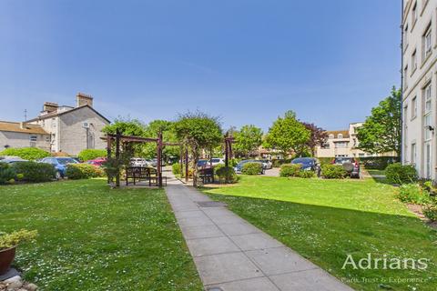 1 bedroom retirement property for sale, Imperial Court, Marine Parade West, Clacton-On-Sea, CO15
