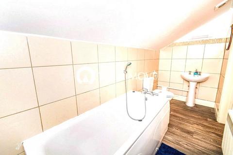 1 bedroom in a house share to rent, Beck Street, Hampshire PO1