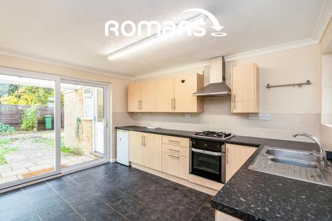 3 bedroom house to rent, Laburnum Way, Basingstoke, RG23