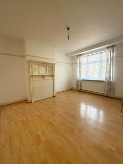 3 bedroom semi-detached house to rent, Heston Avenue, Hounslow